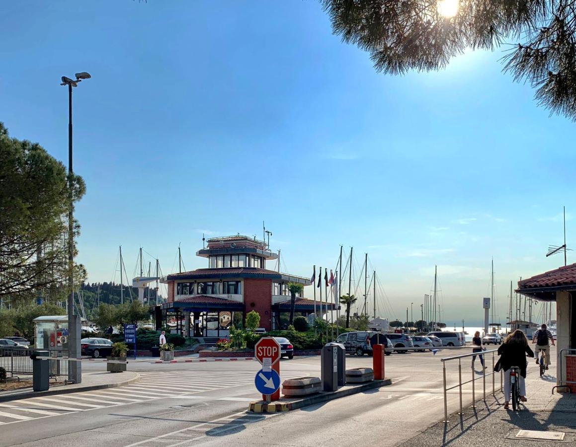 Bonita Houseboat Apartment Portorose Exterior foto